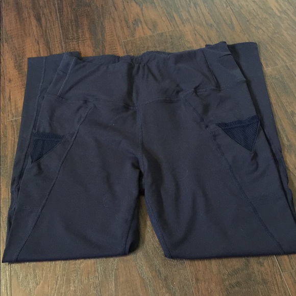 3 Compression Leggings - High Rise - Side Pockets - Picture 5 of 9